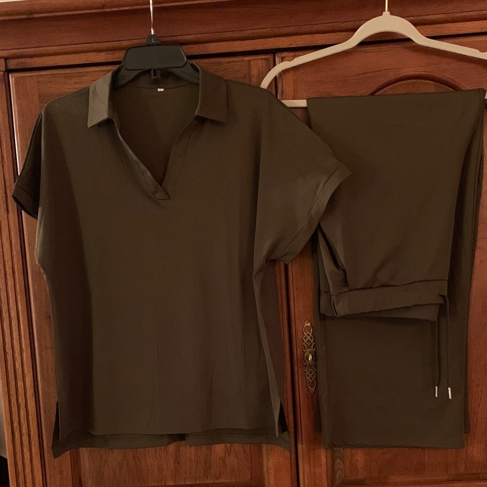 Women’s 2 Piece Summer Outfit-Breathable/Wrinkle Resistant Army Green Pant & Top